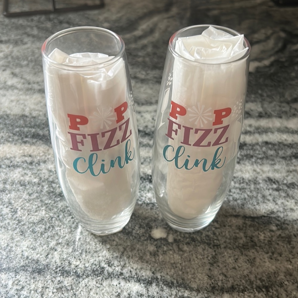 2 stemless champagne flutes